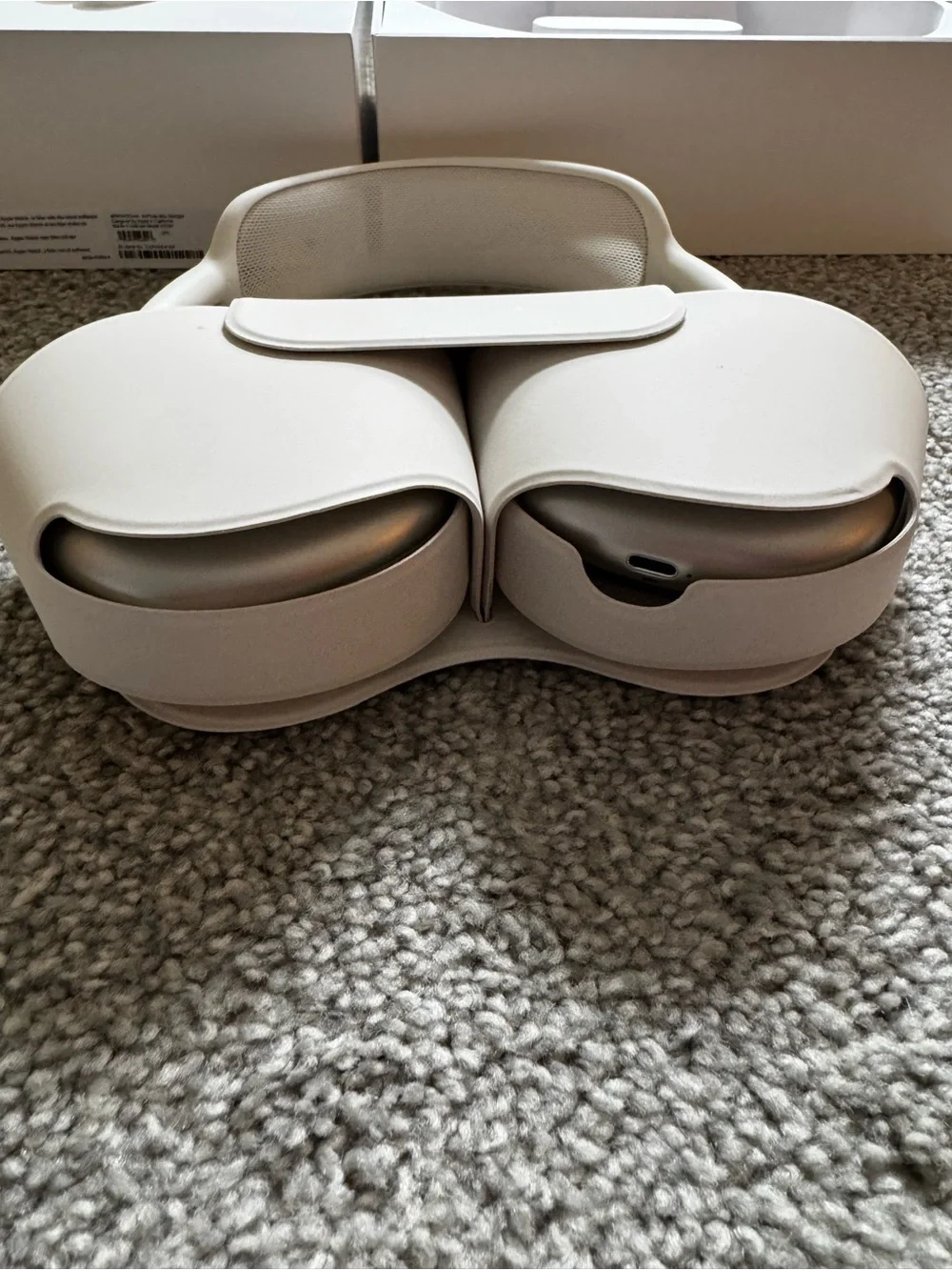 Apple AirPods Max — Starlight w/ Apple Care